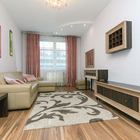 3 Комнатные Апартаменты В Центре Печерска Kyiv Exterior photo