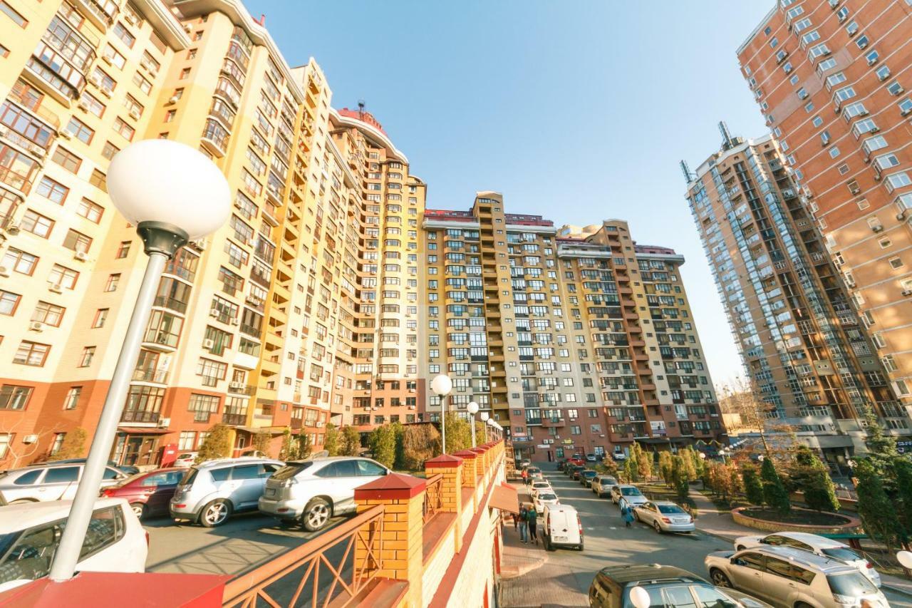 3 Комнатные Апартаменты В Центре Печерска Kyiv Exterior photo