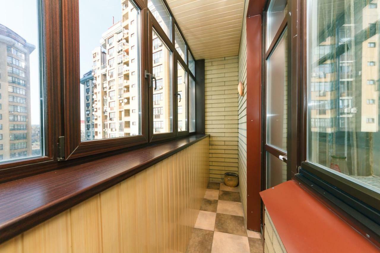 3 Комнатные Апартаменты В Центре Печерска Kyiv Exterior photo