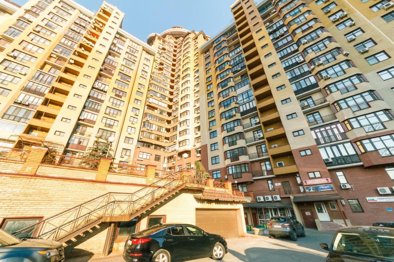 3 Комнатные Апартаменты В Центре Печерска Kyiv Exterior photo
